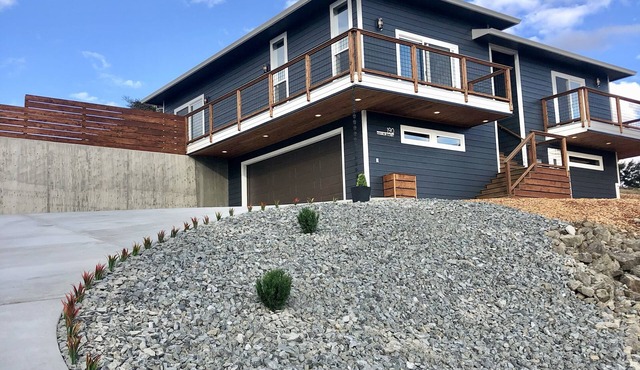 New Modern Home with Ping Pong and a View!