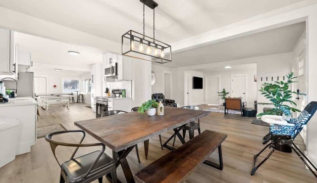 Newly Renovated Comfy Retreat!