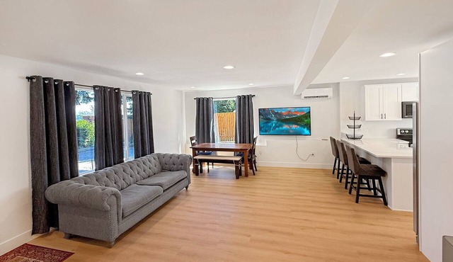 No Stairs Private Duplex Unit 4BR 2BA AC & WiFi SeaTac
