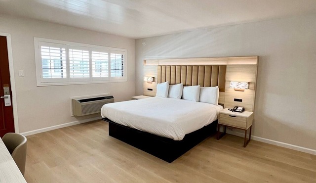 Nob Hill Motor Inn