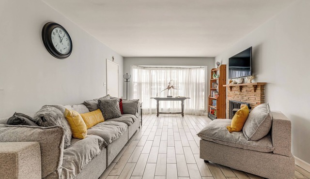 Nurse-Ready Unit! 10 Mi to Ocean & Dtwn Long Beach