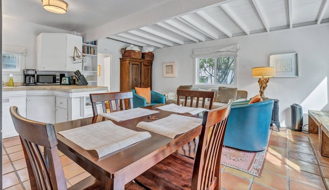 Ocean Breeze - Studio & Glamping Getaway w Hot Tub!