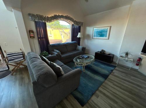 Ocean Cabin 28 w Private Jacuzzi Pet Friendly in Smith River