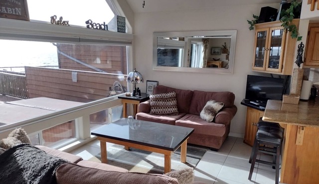 Ocean Mist Oceanfront Rental at White Rock Resort with private deck and jacuzzi
