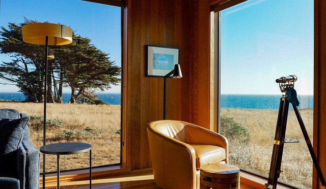 Oceanfront Bluff Home | Golf Privileges