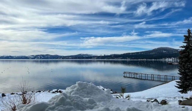 Open for 2025 Ski Lease Season! Comfy Queen sized lake front! PRIVATE BEACH!