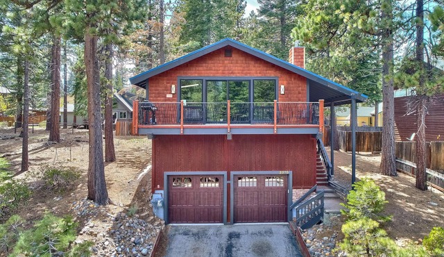 Open for the 4th of July! Updated Tahoe Home 4 Bedrooms-