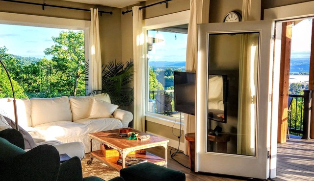 Panoramic River Views - Nature Framed at Every Window