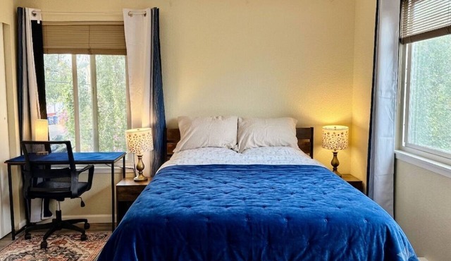 Peaceful 1-bedroom apartment with AC in vibrant Seattle UW district
