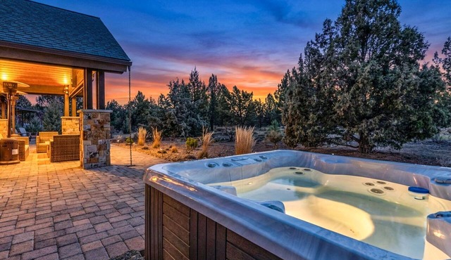 Peaceful Brasada Oasis | Hot Tub & Views in Powell Butte