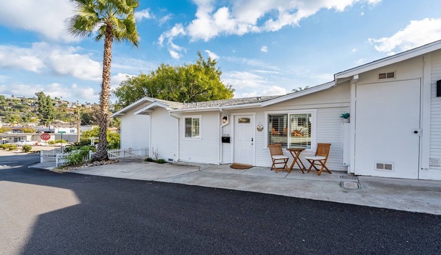 Peaceful Studio in La Mesa for Two Near SDSU