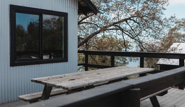 Peaceful Two Bedroom Cabin on Acres of Private and Secluded Land, Perfect for a Visit to Yosemite National Park