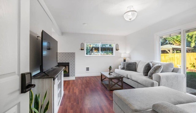 Pet Friendly, Centrally Located w/Shared Gym