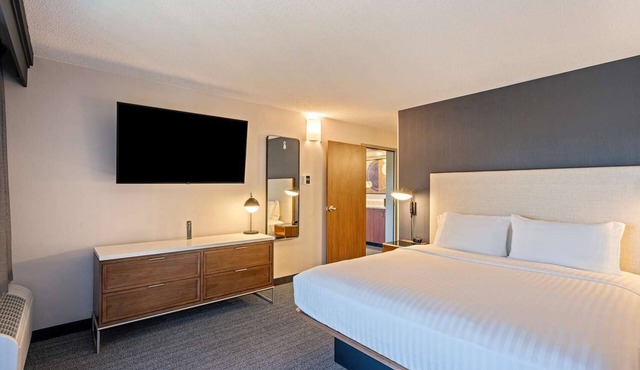 Pet-friendly Hotel! Comfortable 1BR Suite Short Drive to Mt Diablo State Park!