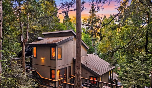 Pine-View Cabin Beach Club Access + Game Room Near Trails | Whispering Pines