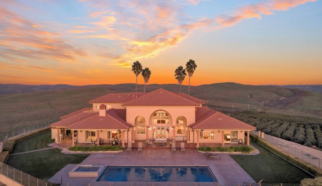 Pool + Spa + Panoramic Views | Paso Wine Country | The Shandon House
