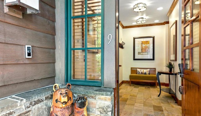 Premier Lakefront w Hot Tub & AC Near Heavenly PEAK SS9