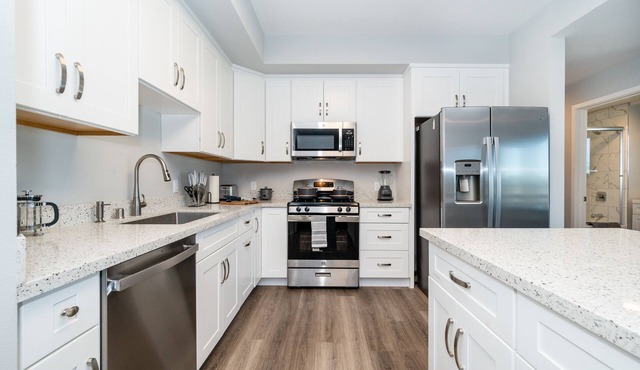 Prime Location! 2bd 2bth