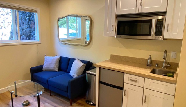 Pristine Studio—Walk to SF Bay & State Park! With A/C!