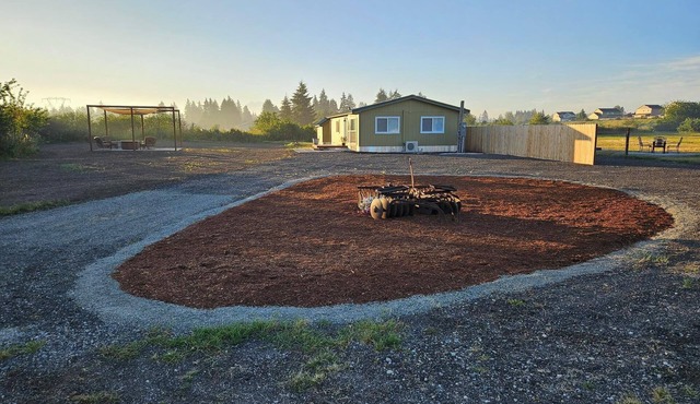 Private 10-Acre Retreat Near JBLM {Fast Wi-Fi} with Adjoining RV Pad
