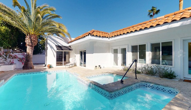 Private Desert Gem W/Private Pool/Spa, Gourmet Kitchen & More - Dogs OK