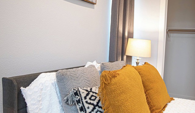 Private En-suite. 2 mins from Emmanuel Hospital.