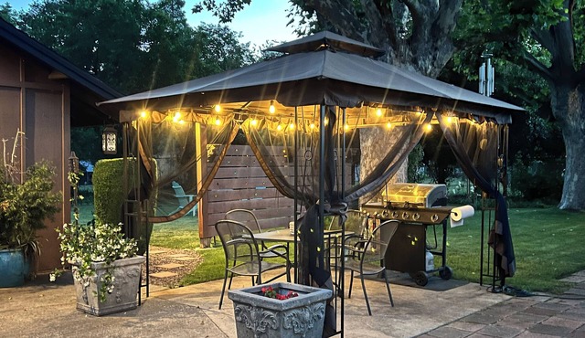 Private Modern Entertainment Getaway