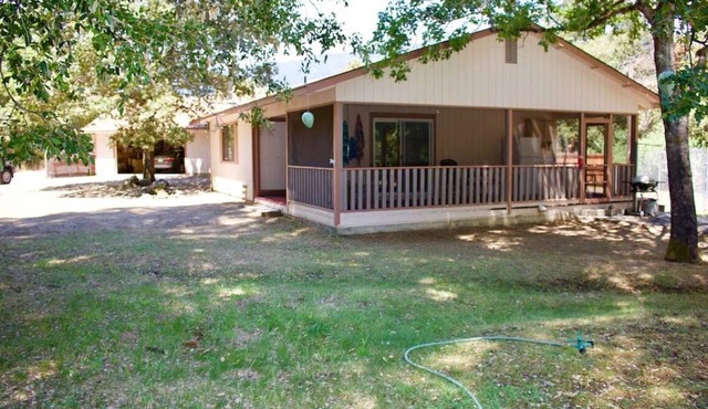 Private Pool Cabin in Nature Dogs Welcome Sleeps 5