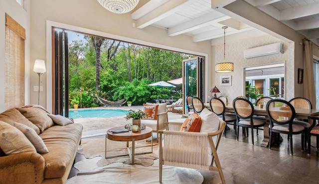 Private Resort-Style Oasis in Ross — Pool, Hot Tub, Walk to Town -July Only