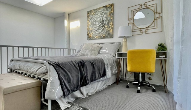Private SoMa 2BR 1BA with Parking Extended Stay!