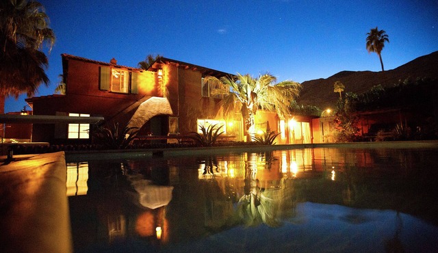 PS CITY ID: 2425. 1930s 2-story Spanish: 4 guest suites, AC, Awesome wireless