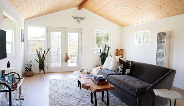 Quiet and Cozy Cambria Retreat