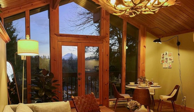 Rainier View Lodge - Seattle & Mountain Escape 2BR