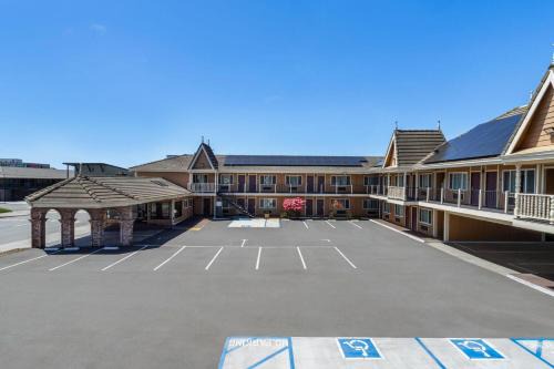 Ramada Bayside Inn & Suites Eureka