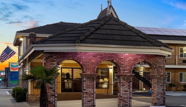 Ramada Bayside Inn & Suites Eureka