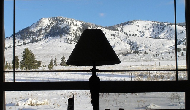 Ranch Style Cabin on 20 Acres in the Beautiful Tunk Valley