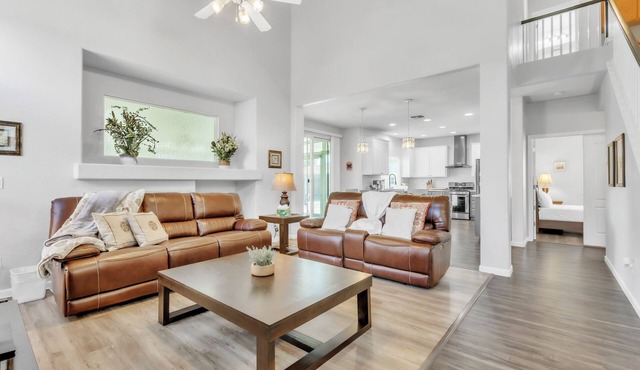 Rancho Heaven! Two-story 4bed 3bath Charming Home with fenced large backyard in Rancho Cordova