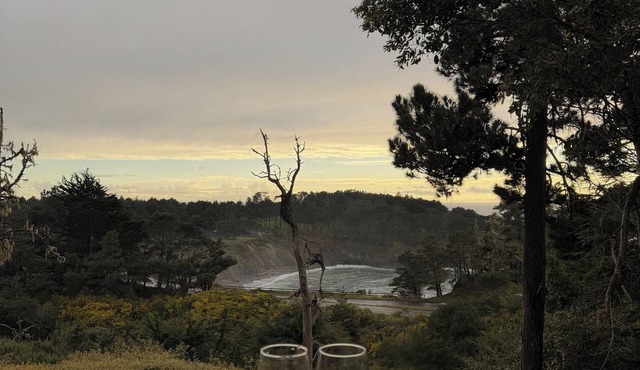 Relax & Unwind in an 11-Bedroom Beachfront Retreat with Spa in Mendocino