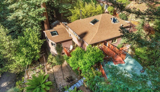 Relaxing redwood forest home with hot tub and sauna at Lagunitas Creek