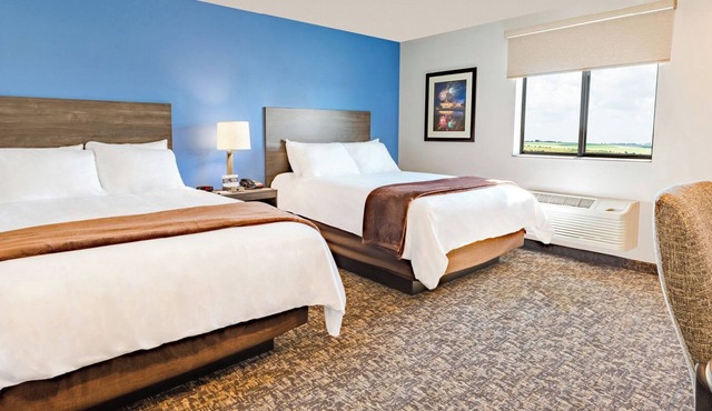Relaxing 3-Room Home by I-5 with Easy Access to Turtle Bay