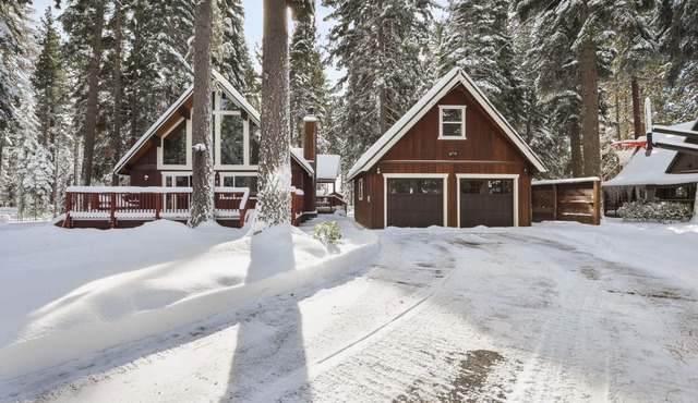 Remodeled Cabin - Walk to Beach, Hot Tub