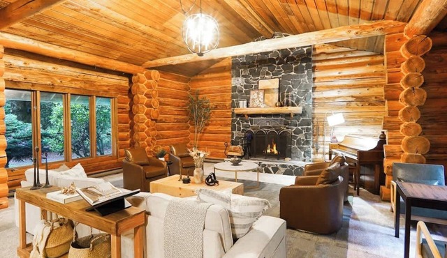 Restored Historic Cabin l Designed for Groups