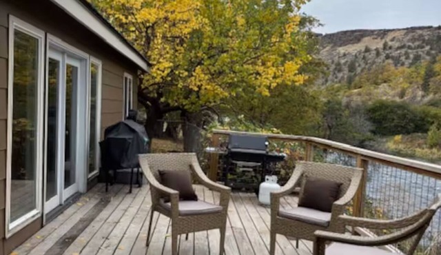 Riverfront Property Deschutes River House