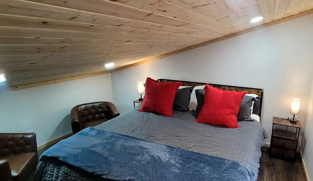 Rivers Edge Cottage Retreat hot tub, sauna and high speed internet