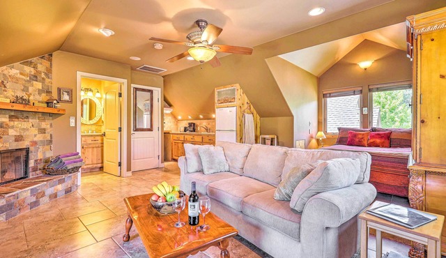 Romantic Yosemite/Bass Lake Retreat w/Mtn Views!