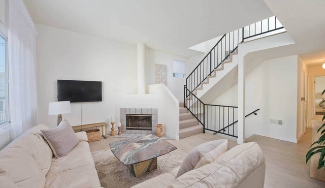 Rooftop w/Ocean Views, 2 Bedroom Beach Townhouse