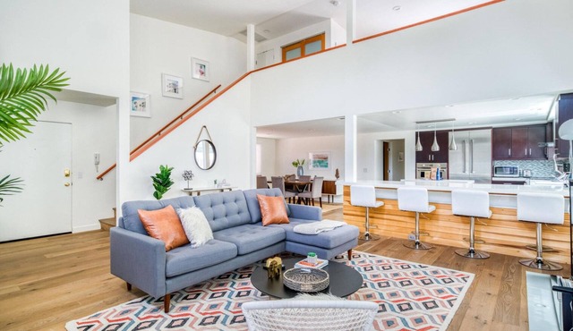 Roomy Marina Del Rey 3BR, nr Beach, Shops & Canals, by Blueground
