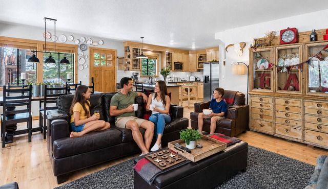 Rustic Cabin w/Guest Pass | Games, Queen Beds, Desk, Near Biking Trails & Lake