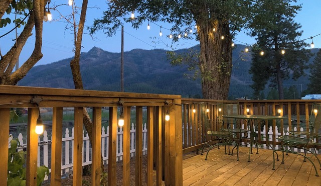 Rustic Railway Cottage, Amazing Mountain Views