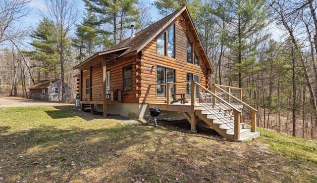 Rustic Riverfront Cabin with Fire pit and Wood Stove in Dresden